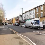 Parkside Stay North London - Victoria Line